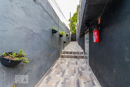 Entrada de kitnet/studio para alugar com 1 quarto, 30m² em Vila Mariana, São Paulo