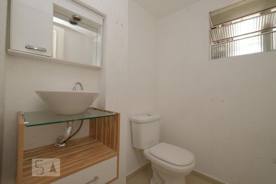 Banheiro de casa para alugar com 7 quartos, 112m² em Tijuca, Rio de Janeiro