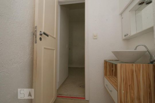 Banheiro de casa para alugar com 7 quartos, 112m² em Tijuca, Rio de Janeiro