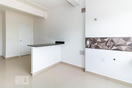 Sala e Cozinha de apartamento para alugar com 1 quarto, 45m² em Vila Isolina Mazzei, São Paulo
