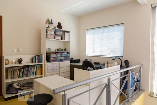 Escritório de casa à venda com 3 quartos, 300m² em Saúde, São Paulo