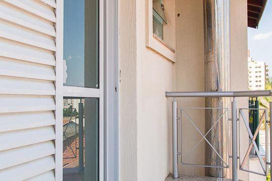 Varanda da suíte 3 de casa à venda com 3 quartos, 300m² em Saúde, São Paulo