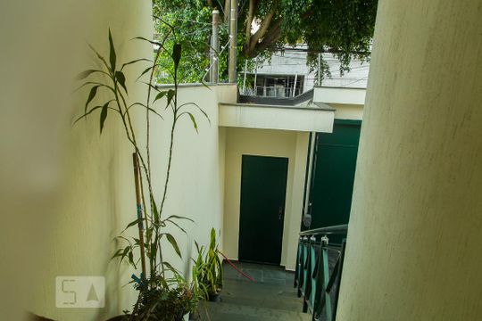 Vista da sala de casa à venda com 3 quartos, 300m² em Saúde, São Paulo