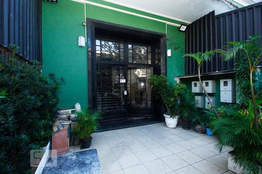 Entrada de kitnet/studio para alugar com 1 quarto, 35m² em Centro, Rio de Janeiro