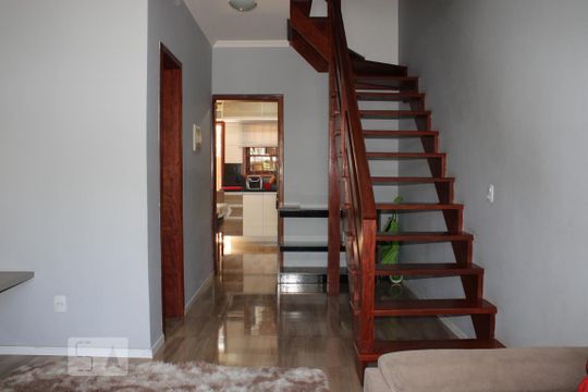 Sala de casa à venda com 2 quartos, 92m² em Rio Branco, Canoas