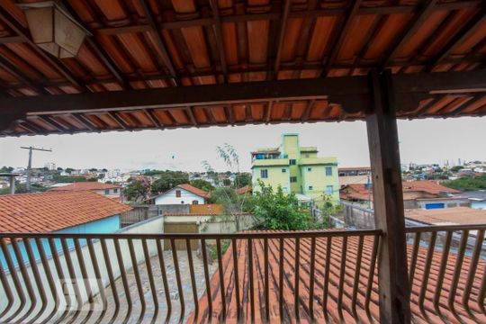 Varanda de casa para alugar com 3 quartos, 200m² em Heliópolis, Belo Horizonte