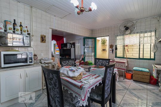 Cozinha de casa à venda com 4 quartos, 200m² em Sarandi, Porto Alegre