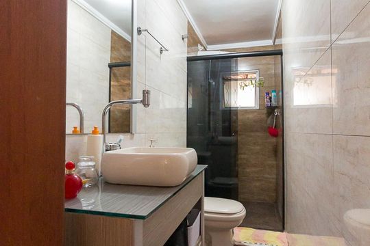 Banheiro social 1 de casa à venda com 4 quartos, 130m² em Jardim Rosa de França, Guarulhos