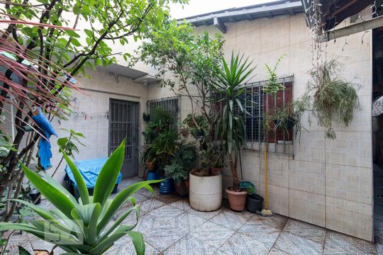 Quintal de casa à venda com 4 quartos, 130m² em Jardim Rosa de França, Guarulhos