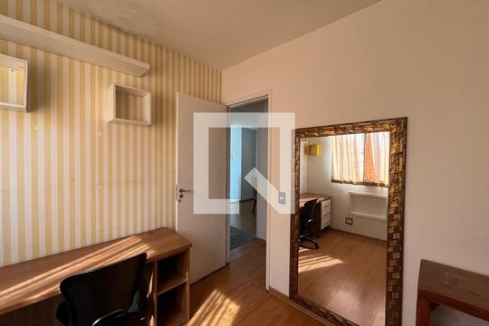 Quarto 1 de apartamento para alugar com 2 quartos, 50m² em Jacarepaguá, Rio de Janeiro