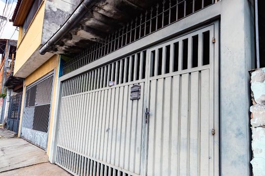 Fachada de casa à venda com 2 quartos, 100m² em Novo Osasco, Osasco