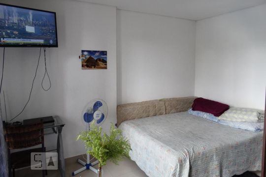 Sala e Quarto de apartamento para alugar com 1 quarto, 33m² em Setor Bueno, Goiânia