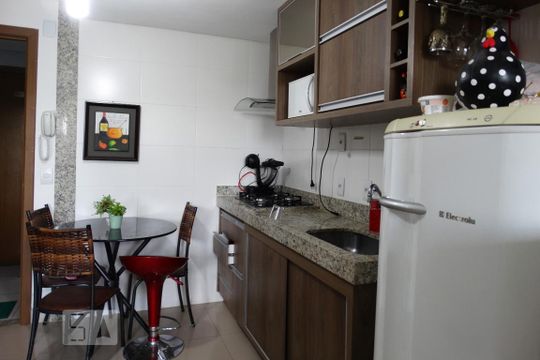 Cozinha de apartamento para alugar com 1 quarto, 33m² em Setor Bueno, Goiânia