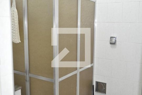 Banheiro de apartamento à venda com 2 quartos, 70m² em Higienópolis, Rio de Janeiro
