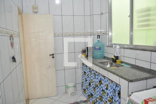 Cozinha de apartamento à venda com 2 quartos, 70m² em Higienópolis, Rio de Janeiro