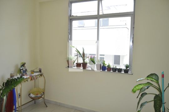 Quarto de apartamento à venda com 2 quartos, 70m² em Higienópolis, Rio de Janeiro
