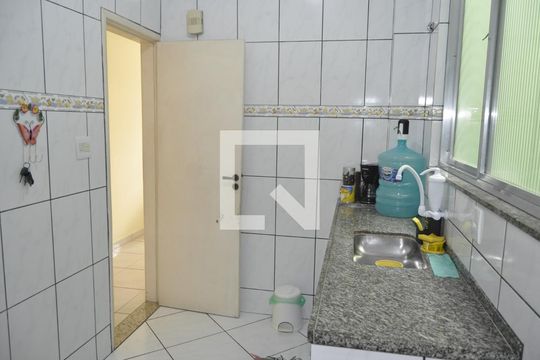 Cozinha de apartamento à venda com 2 quartos, 70m² em Higienópolis, Rio de Janeiro