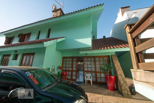 Fachada Lateral de casa para alugar com 4 quartos, 400m² em Canudos, Novo Hamburgo
