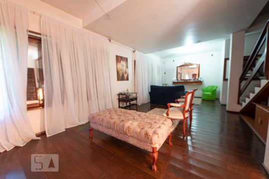 Casa para alugar com 4 quartos, 400m² em Canudos, Novo Hamburgo