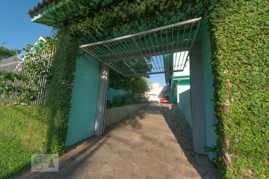 Garagem de casa para alugar com 4 quartos, 400m² em Canudos, Novo Hamburgo