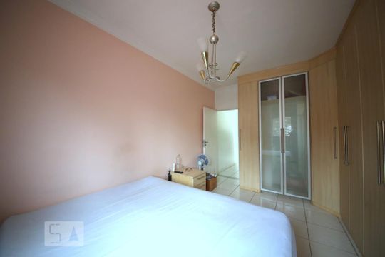 Suíte de casa à venda com 3 quartos, 200m² em Jardim Promissão, São Paulo