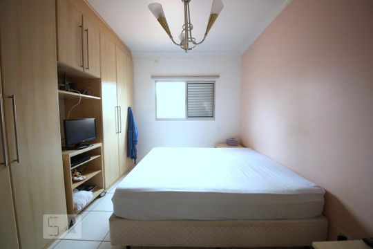 Suíte de casa à venda com 3 quartos, 200m² em Jardim Promissão, São Paulo