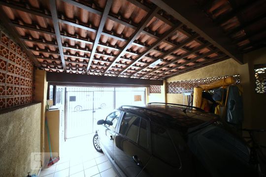 Garagem de casa à venda com 3 quartos, 200m² em Jardim Promissão, São Paulo