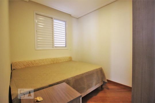 Quarto de apartamento à venda com 2 quartos, 90m² em Vila Suzana, São Paulo