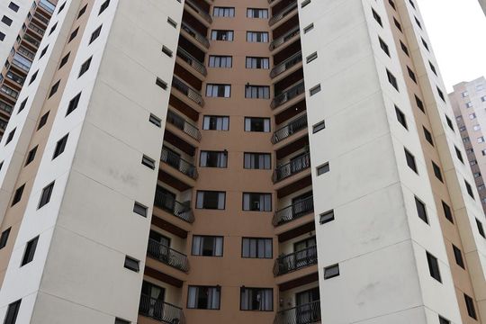 Fachada do bloco de apartamento à venda com 2 quartos, 72m² em Jardim Henriqueta, Taboão da Serra