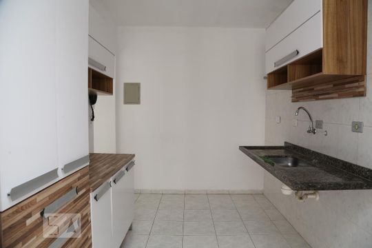 Cozinha de apartamento à venda com 2 quartos, 72m² em Jardim Henriqueta, Taboão da Serra