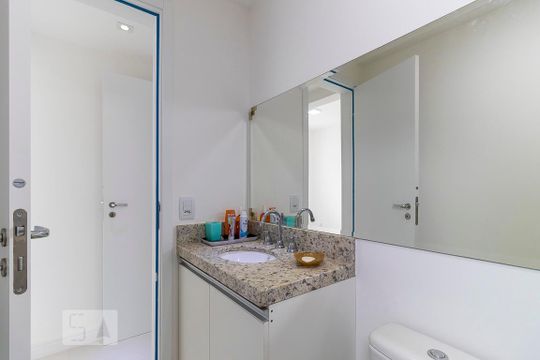Banheiro da suíte de apartamento à venda com 3 quartos, 70m² em Ponte Preta, Campinas