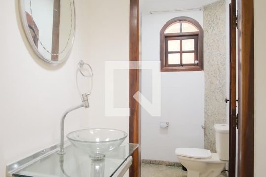 Lavabo 1 de casa à venda com 8 quartos, 300m² em Tatuapé, São Paulo