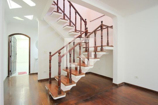 Escada de casa à venda com 8 quartos, 300m² em Tatuapé, São Paulo