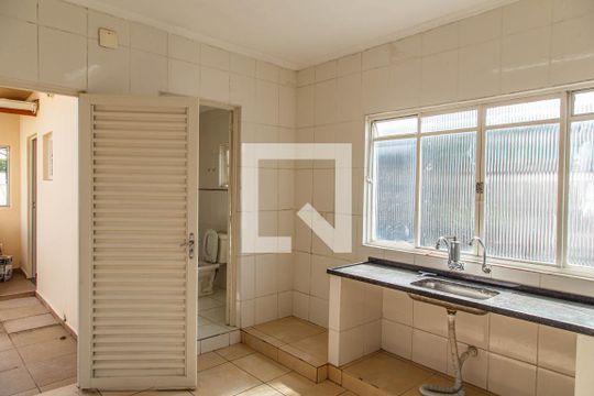 Cozinha de casa de condomínio para alugar com 2 quartos, 92m² em Vila Maria Zélia, São Paulo