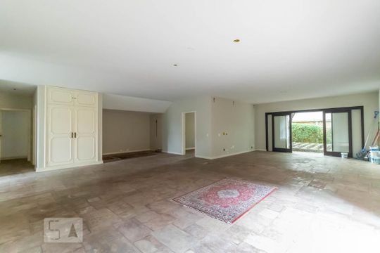 Casa à venda com 4 quartos, 400m² em Vila Madalena, São Paulo