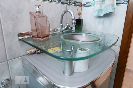 Detalhe banheiro de casa à venda com 2 quartos, 100m² em Limoeiro, São Paulo