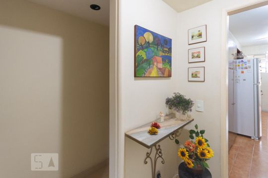 Corredor de apartamento à venda com 3 quartos, 150m² em Grajaú, Rio de Janeiro