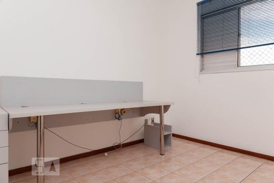 Quarto 2 de apartamento para alugar com 2 quartos, 60m² em Santa Mônica, Uberlândia