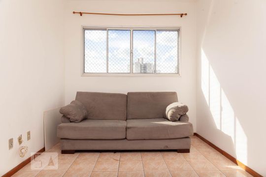 Sala de apartamento para alugar com 2 quartos, 60m² em Santa Mônica, Uberlândia