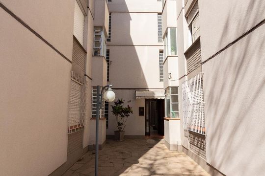 Fachada do bloco de apartamento para alugar com 2 quartos, 50m² em Passo D’areia, Porto Alegre