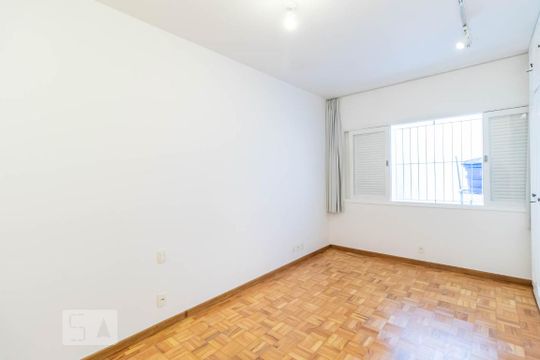 Suíte de casa à venda com 3 quartos, 220m² em Vila Madalena, São Paulo