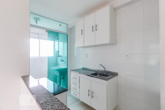 Cozinha de apartamento para alugar com 2 quartos, 48m² em Vila Brasilândia, São Paulo