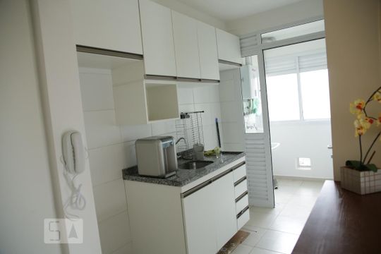 Cozinha de apartamento para alugar com 3 quartos, 67m² em Jardim Independência, São Paulo