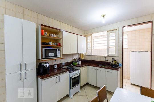 Cozinha  de casa de condomínio à venda com 6 quartos, 140m² em Centro, Niterói