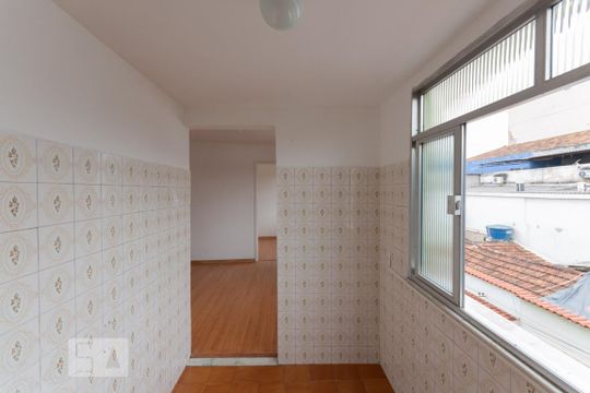Cozinha de casa de condomínio para alugar com 2 quartos, 55m² em São Cristóvão, Rio de Janeiro