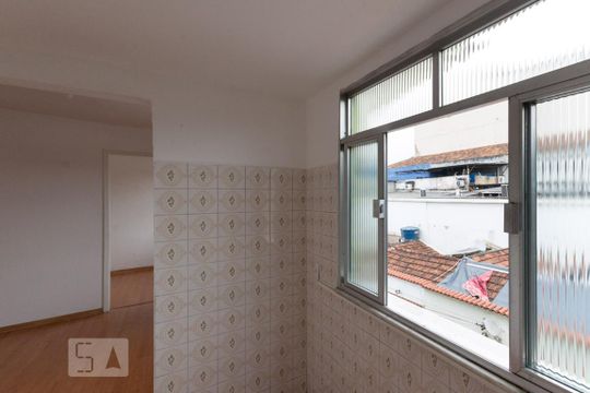Cozinha de casa de condomínio para alugar com 2 quartos, 55m² em São Cristóvão, Rio de Janeiro