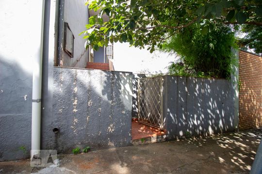 Fachada de casa à venda com 2 quartos, 140m² em Chácara Urbana, Jundiaí