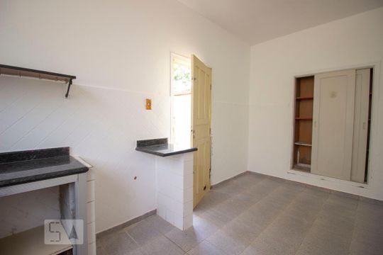 Cozinha de casa à venda com 2 quartos, 140m² em Chácara Urbana, Jundiaí