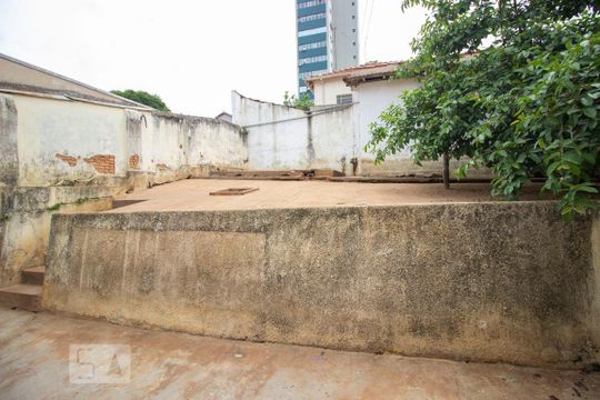 Quintal de casa à venda com 2 quartos, 140m² em Chácara Urbana, Jundiaí