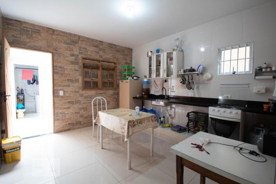 Cozinha de casa à venda com 3 quartos, 200m² em Padroeira, Osasco